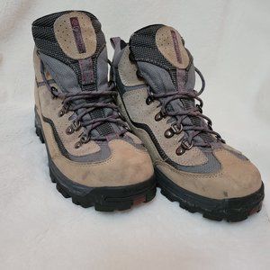 Women's Columbia Hiking Boots Size 9